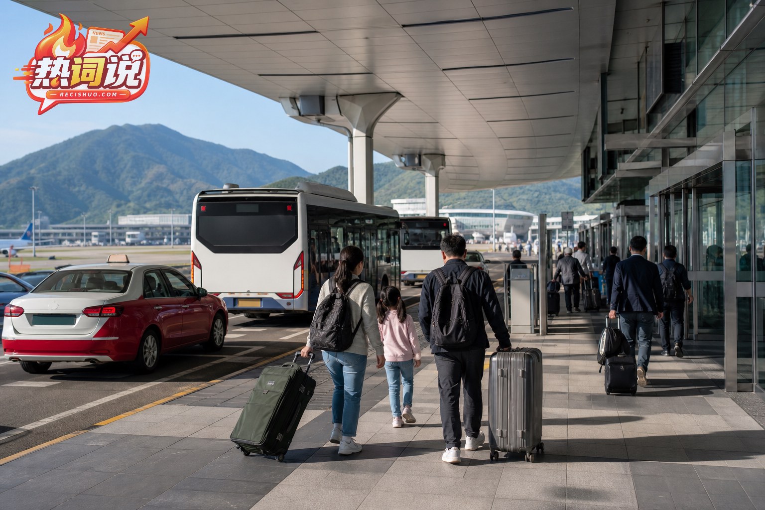旅客携带行李抵达区域机场航站楼出发层