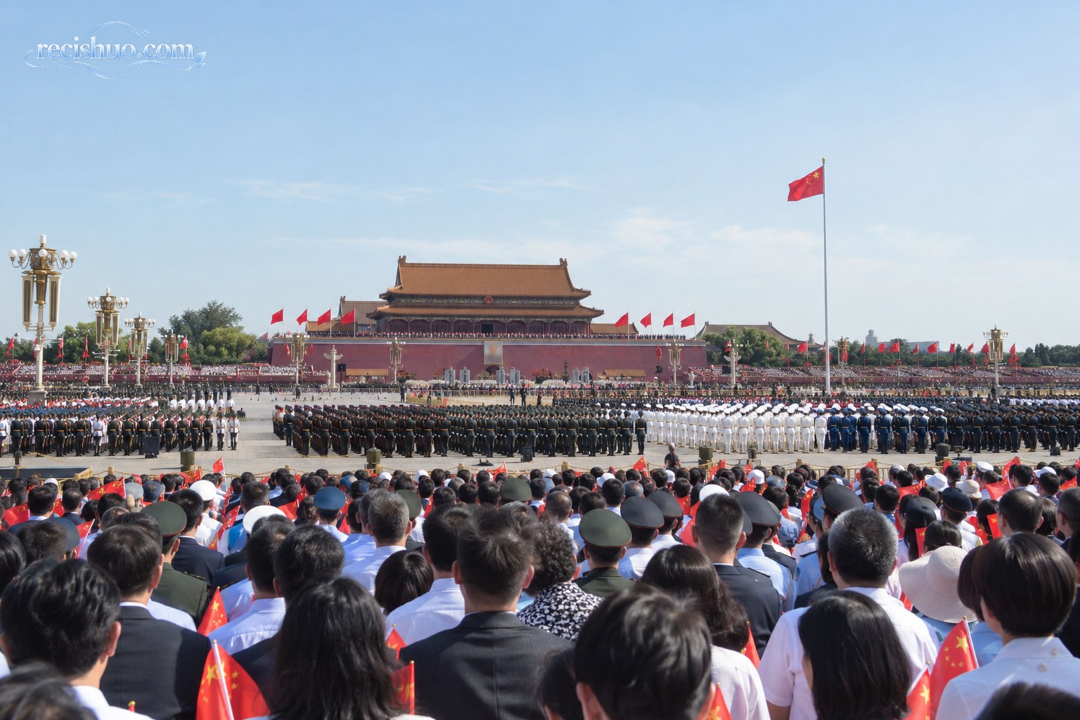 庆祝中华人民共和国成立70周年大会宏阔庄严的群众场景意象